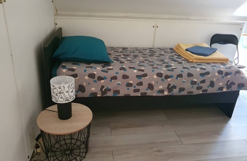 Boussac Bed & Breakfast | Guest Room 'Les Plat ânes' with Wi-Fi