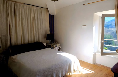 Lespinassiere House | Guest Room “Montagne Noire, Chez 'Pinceau'” – Mountain View, Shared Terrace, Wi-Fi