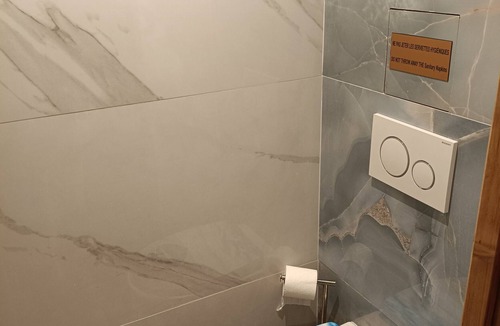 Lieurey Bed & Breakfast | Guest Room 'Orchid Room' with Breakfast Included