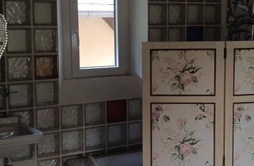 Lieurey Bed & Breakfast | Guest Room 'Orchid Room' with Breakfast Included