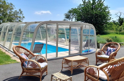 Saint-Bon Bed & Breakfast | Guest Room “Room 3” with Shared Pool, Communal Terrace and Wi-Fi