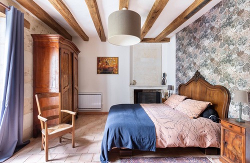 Clere-les-Pins Bed & Breakfast | Guest Room 'Spacious Room in a Quiet Area' with Shared Garden and Wi-Fi