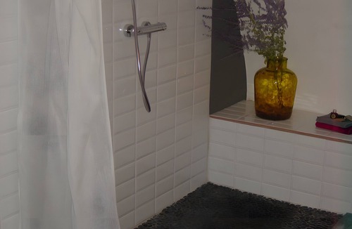 Vagnas Bed & Breakfast | Guest Room “Sur L’eau”