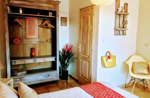 Gras Bed & Breakfast | Guest Room “Toucan” with Private Terrace, Wi-Fi, and Air Conditioning