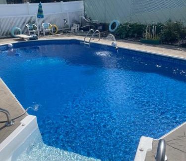 Eatontown House | Guest Room