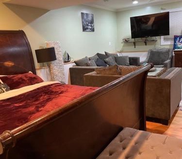 Eatontown House | Guest Room