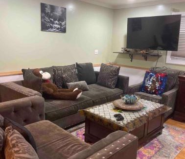 Eatontown House | Guest Room