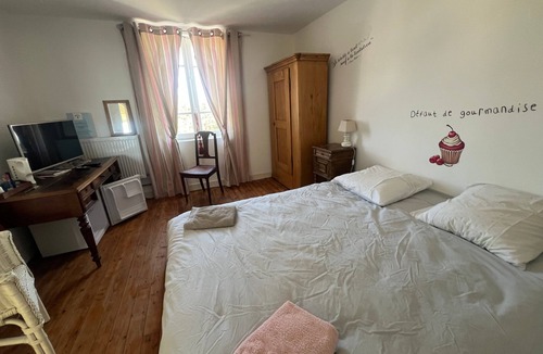 Les Cites Bed & Breakfast | Guest Room with Shared Terrace, Private Garden and Wi-Fi