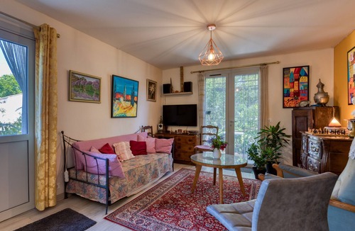 Lunel-Viel Bed & Breakfast | Guest Room with Shared Terrace, Shared Garden and Wi-Fi