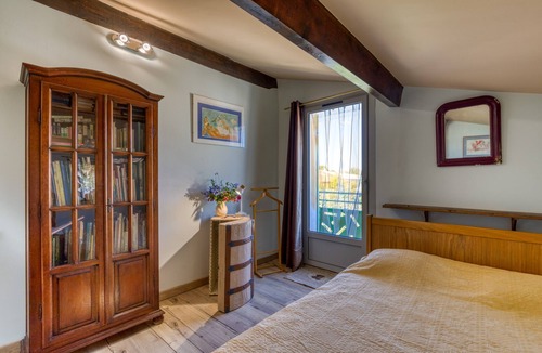 Lunel-Viel Bed & Breakfast | Guest Room with Shared Terrace, Shared Garden and Wi-Fi