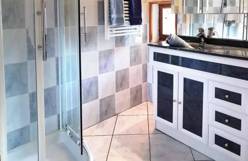 Mostuejouls Bed & Breakfast | Guest Rooms - Castle with Shared Pool