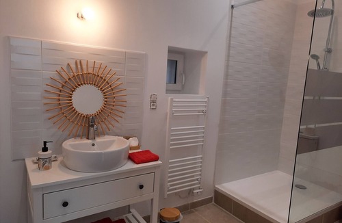 Le Blanc Bed & Breakfast | Guest rooms, park, dinner available