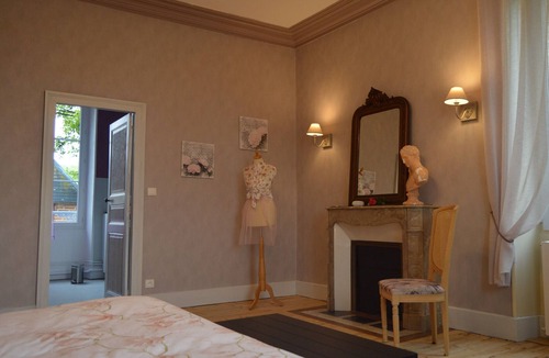 Le Blanc Bed & Breakfast | Guest rooms, park, dinner available