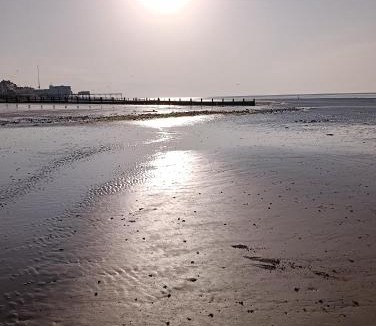 Bognor Regis Apartment | Guest suite 50m from the beach