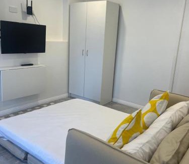 Brighton Villa | Guest suite in Brighton