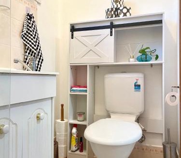 Elizabeth North House | Guest suite in Elizabeth North