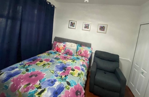 Richmond West Apartment | Guest Suite in Miami near Zoo very good for couples, Business travelers, Tourist