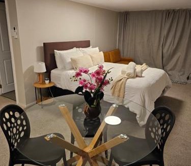 Bell Block Apartment | Guest suite Sleeps 4