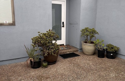 Benicia Apartment | Guest Suite with Water Views