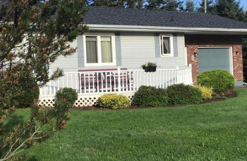 Summerside House | Guest Suites at Willowgreen Farm