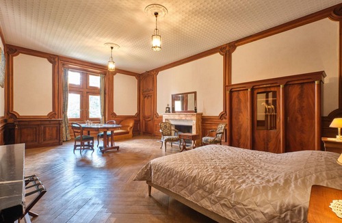 Saint-Geoire-en-Valdaine House | Guesthouse 'Room 1 - La Suite De La Marquise' with Shared Terrace and Garden