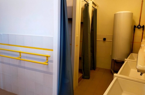 Saint-Geoire-en-Valdaine House | Guesthouse 'Room 4 - The Red Suite' with Shared Terrace and Garden