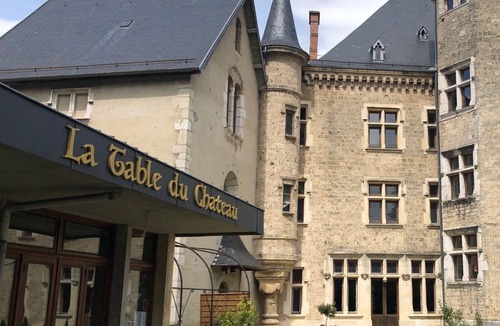 Saint-Geoire-en-Valdaine House | Guesthouse 'Room 4 - The Red Suite' with Shared Terrace and Garden