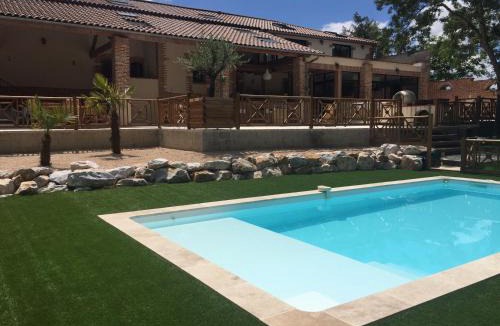 Sainte-Foy-d'Aigrefeuille House | Guesthouse Le Pujol