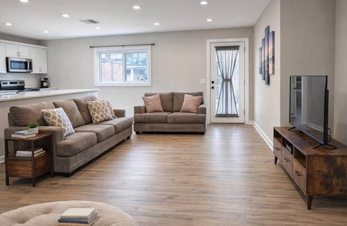 Overland Park House | Guesthouse 2 bedroom Suite in Overland Park