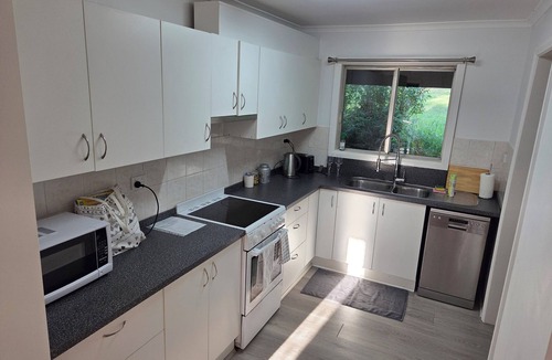 Canoelands House | Guesthouse by Maroota Greens