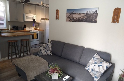 South Central Houston Cottage | Guesthouse centrally located in Riverside Terrace of Greater Houston Third Ward!