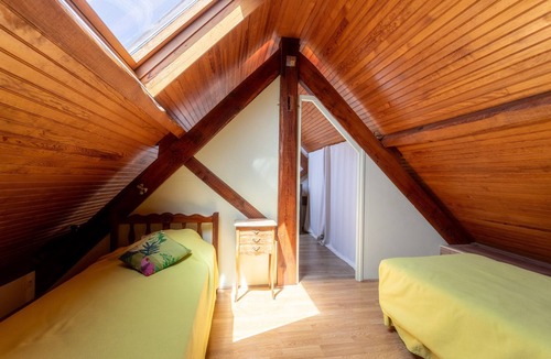 Habas House | Guesthouse 'Chalosse' with Shared Pool, Wi-Fi, and Air Conditioning