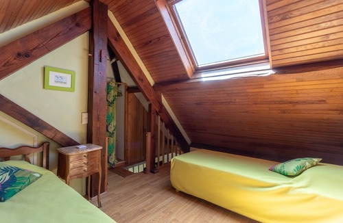 Habas House | Guesthouse 'Chalosse' with Shared Pool, Wi-Fi, and Air Conditioning