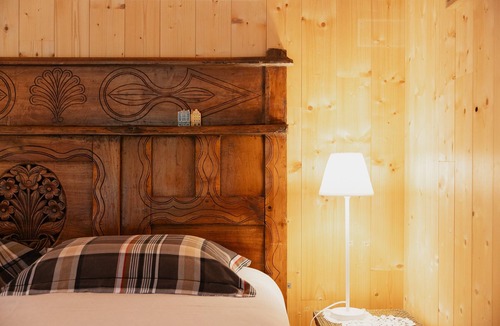 Pleudihen-sur-Rance Bed & Breakfast | Guesthouse 'La Cabane dans les charmes' with private terrace, shared garden and Wi-Fi