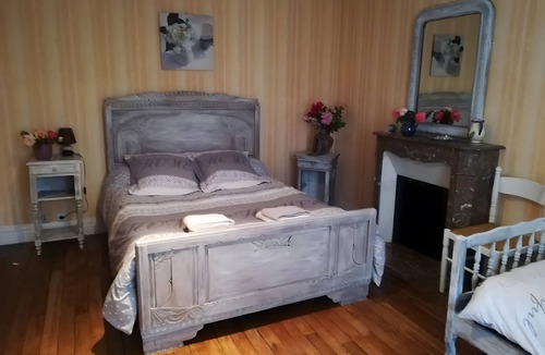 Arnac-la-Poste House | Guesthouse “Le Relais” with Shared Terrace, Garden, and Wi-Fi
