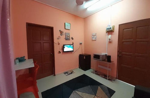 Kampung Padang Midin House | GUESTHOUSE MOKTEH