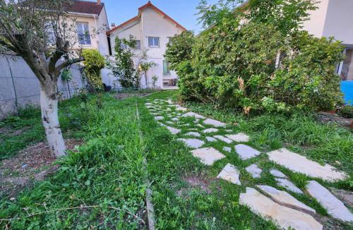 Sartrouville House | Guesthouse Near Paris Huge Garden
