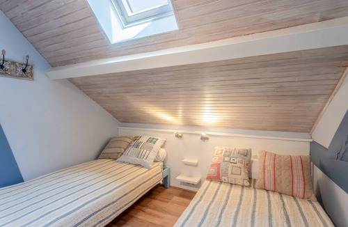 Habas House | Guesthouse 'Ocean' with Shared Pool, Wi-Fi, and Air Conditioning
