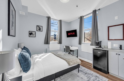 Trinity - Bellwoods Hotel | GUESTIC at Queen West