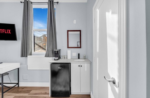 Trinity - Bellwoods Hotel | GUESTIC at Queen West