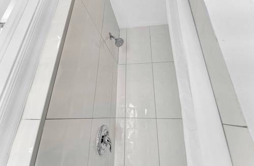 Trinity - Bellwoods Hotel | GUESTIC at Queen West