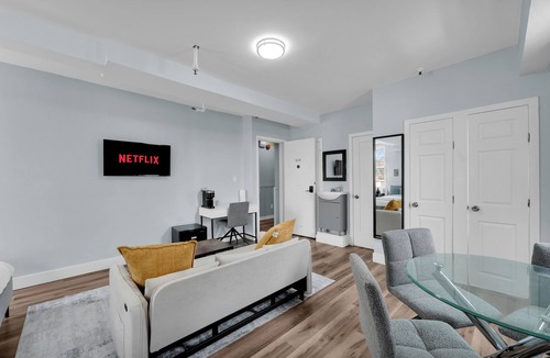 Trinity - Bellwoods Hotel | Guestic Hotel at Queen West
