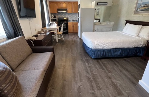 West Dennis Hotel | GuestLodge