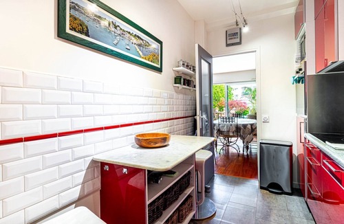Plaisance House | GuestReady - Spacious stay with terrace and views