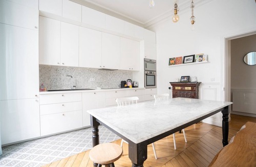 Quartier de la Porte-Saint-Denis Apartment | GuestReady - A classic touch of Parisian glamour