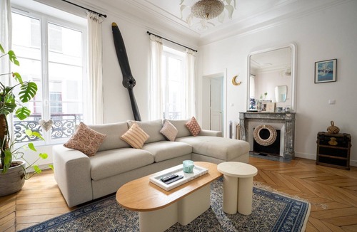 Quartier de la Porte-Saint-Denis Apartment | GuestReady - A classic touch of Parisian glamour