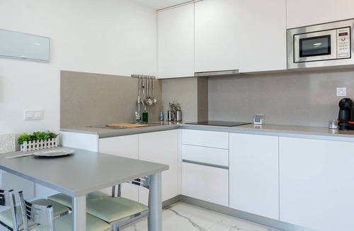 Masnou Apartment | GuestReady - April Rose Pool Apartments 2.8