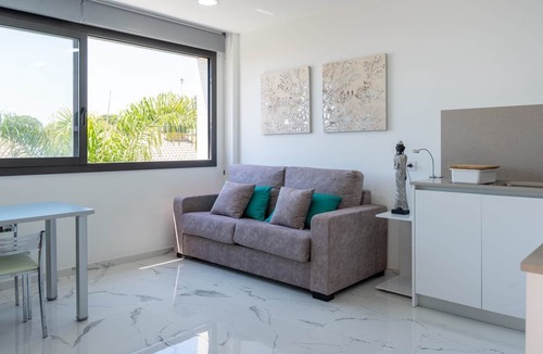 Masnou Apartment | GuestReady - April Rose Pool Apartments 1.9