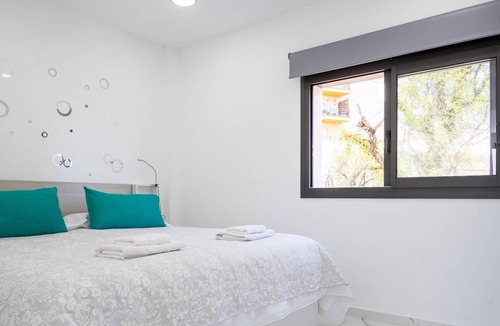 Masnou Apartment | GuestReady - April Rose Pool Apartments 1.9