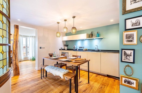 Quartier de Rochechouart Apartment | GuestReady - Balcony Apt Stay